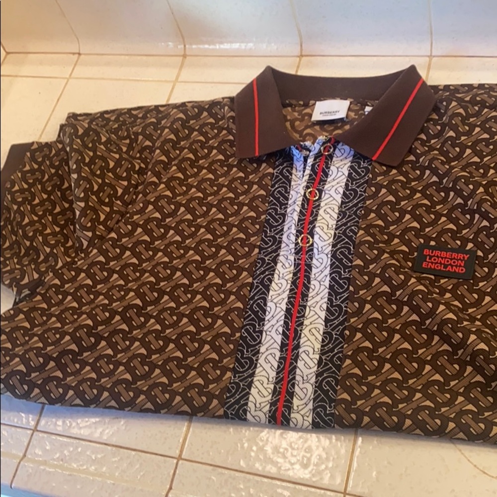 Burberry polo xL